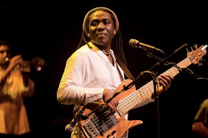 800px-Richard_Bona_in_2009_CC1